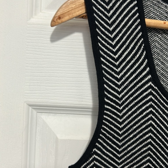 JONES NEW YORK knit tank.  Size M - Picture 4 of 5